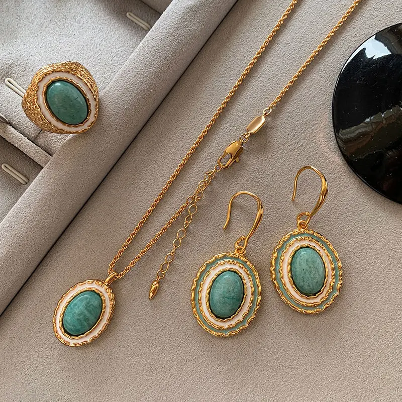 

European and American Retro Palace Style Natural Tianhe Stone Necklace Luxury Niche High Sense Clavicle Chain Earrings Ear Hook