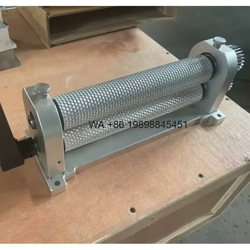Wmwmnu Factory Supply 280mm Beeswax Foundation Manual Wax Stamping with Diameter 50mm Beekeeping Equipment