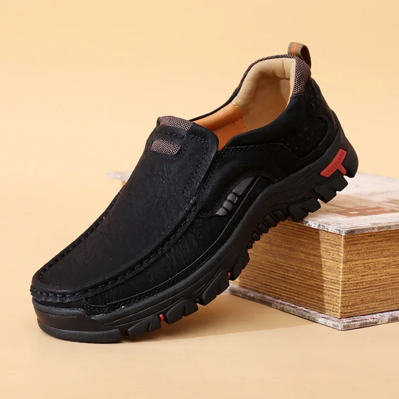 Scarpe casual in pelle da uomo mocassini traspiranti sneakers da uomo 2025 nuove calzature piatte in pelle comode da uomo sneakers scarpe da uomo