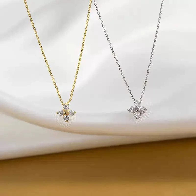 

Fashion Four Leaf Clover Zircon Necklace Super Sparkling Clavicle Chain Elegant Temperament Women Jewelry Gift