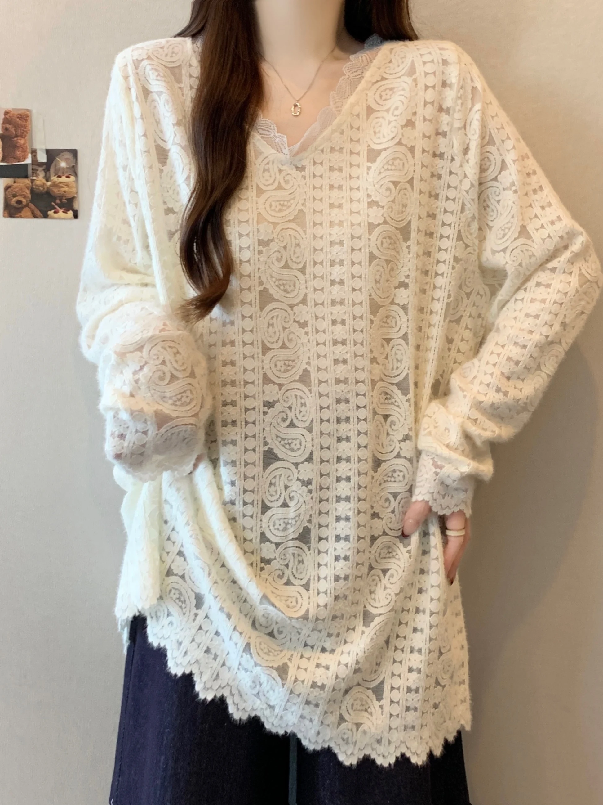 Lace Hook V-neck Long Sleeve Base Shirt Women's Spring Autumn New Large Size Fat MM Slimming Mid-length Butt Covering Top