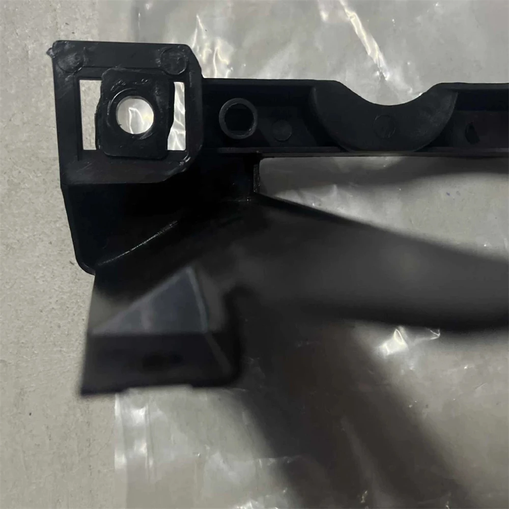 

Black Headlight Mounting Brackets Support For BMW 5 Series E60 E61 525I 528Xi 530I 63126936090 63126936089 Auto Accessories