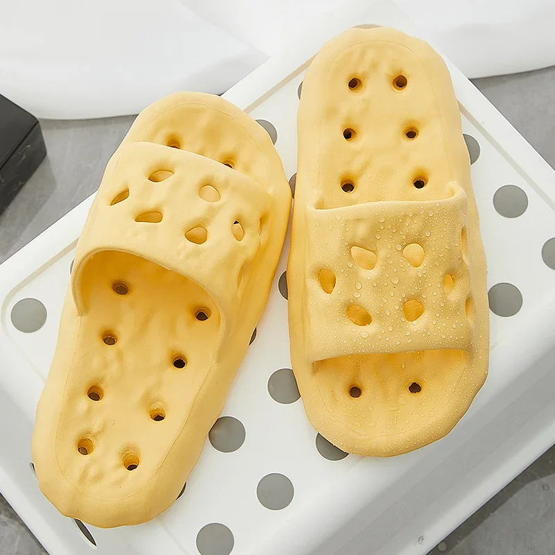 

Полые тапочки для ванной комнаты, женские быстросохнущие нескользящие шлепанцы для душа с отверстиями, женские летние супер легкие мягкие домашние тапочки из ЭВА