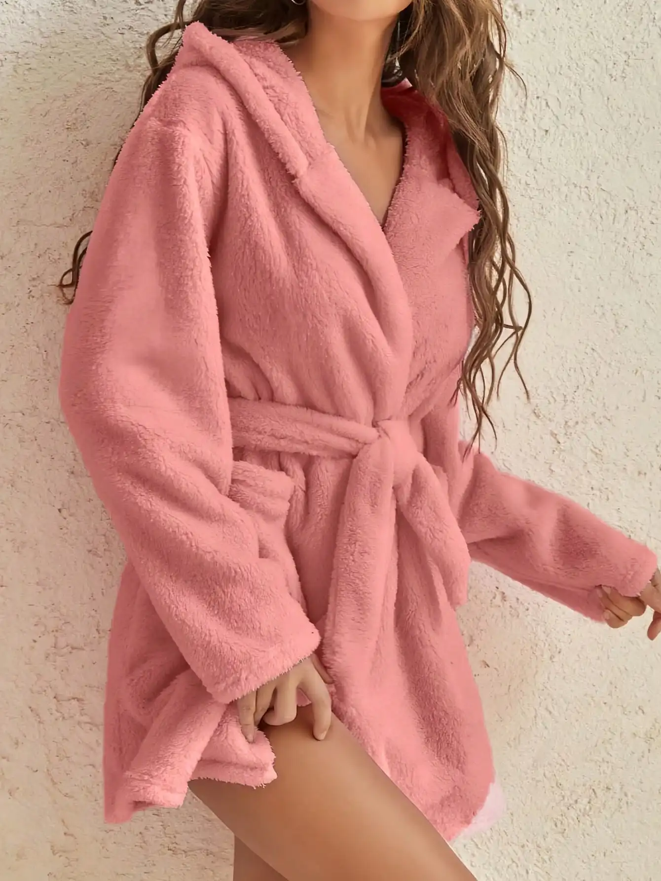

1 piece of women's solid color hooded robe with belt, cozy and warm fleece pajamas for home wear in autumn and winter.
