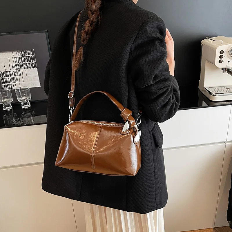 

Brown Classic Leather Shoulder Bag Messenger Bag For Ladies Handbag From Luxury Brand Famous Designer Women Tote Bags