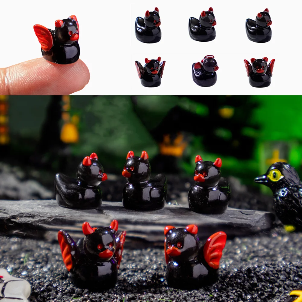 50/100 Uds Mini patos negros demonios decoraciones de Halloween pato en miniatura con cuernos figuritas decorativas de escritorio accesorios DIY