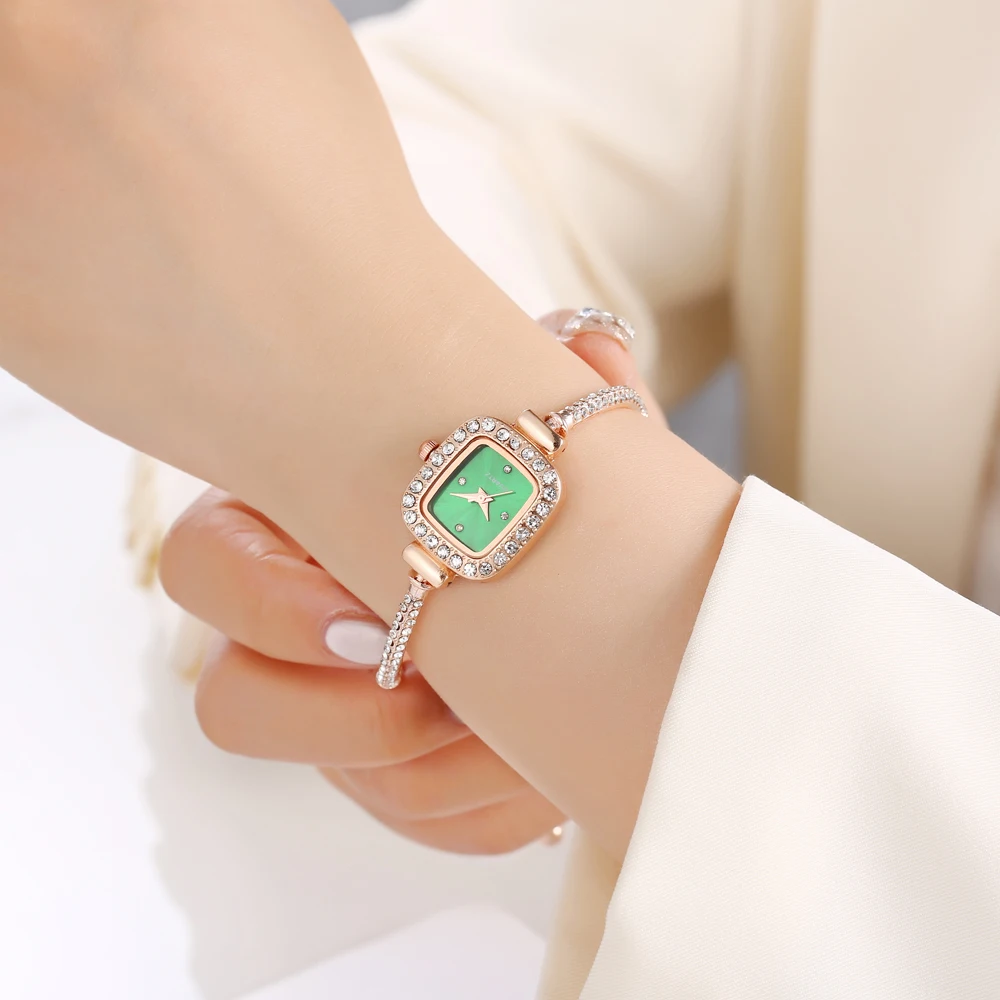 

1 шт./компл. маленьких квадратных часов для женщин, кварцевый механизм для женщин, высококачественные женские часы на шнурке