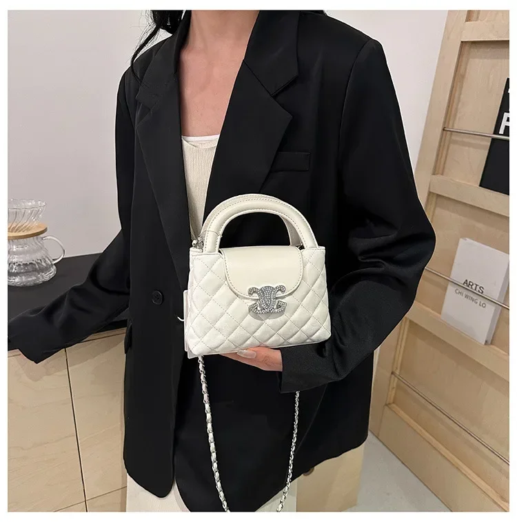 حقيبة مربعة صغيرة على الموضة الفرنسية الجديدة لعام 2025 - تحت الإبط ماسي متعدد الاستخدامات، حقيبة نسائية رائعة راقية