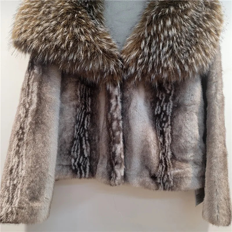 Faux Fur Coat 2025 New Winter Short Coat Imitation Mink Fur One-Piece Eco-Friendly Fur Coat for Women with Large Collar