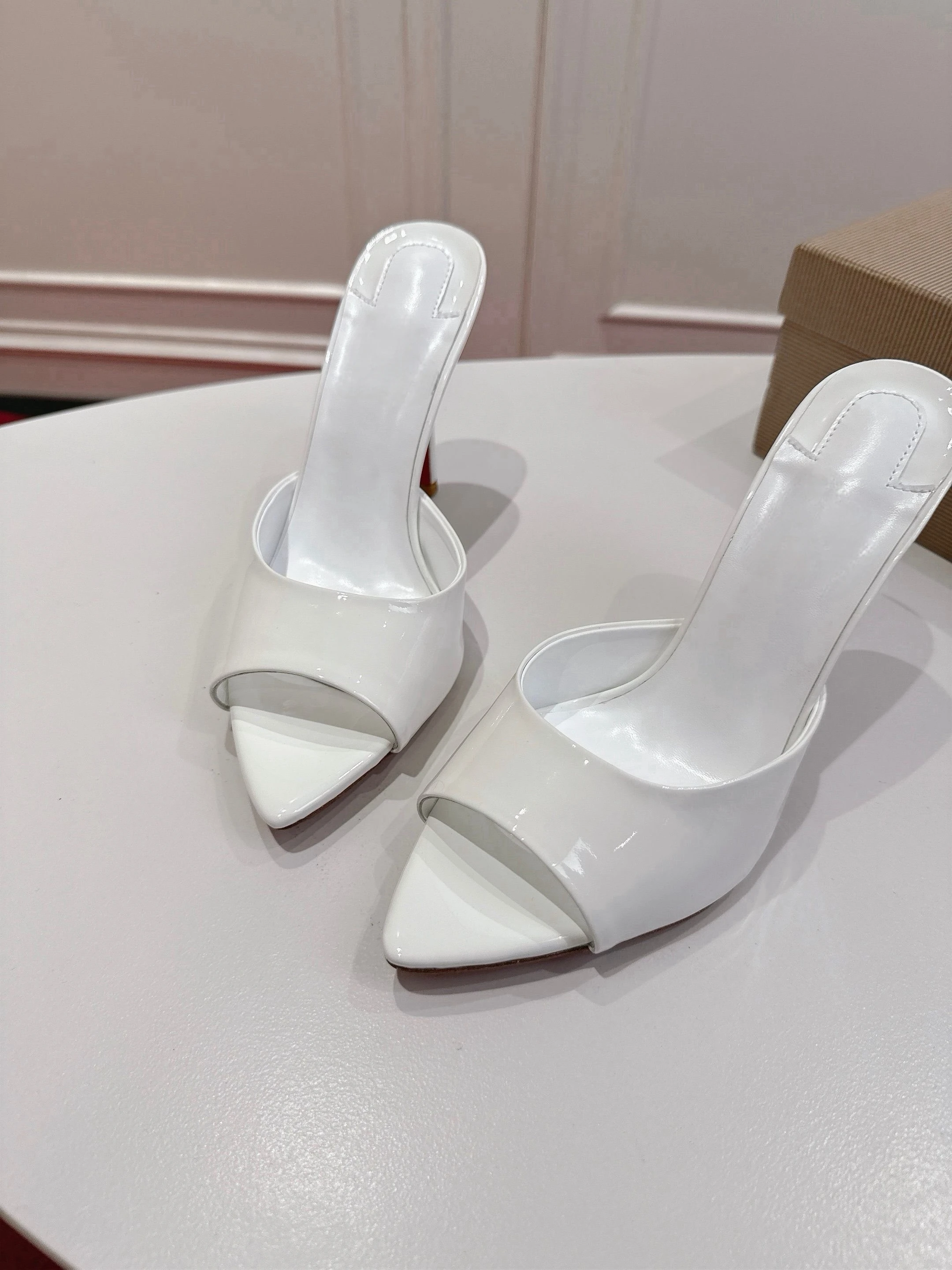 Luxury Pointed Sandals Designer Patent Crisscross Straps Metal Decor Slim Heel Open-Back Fairy Sandals