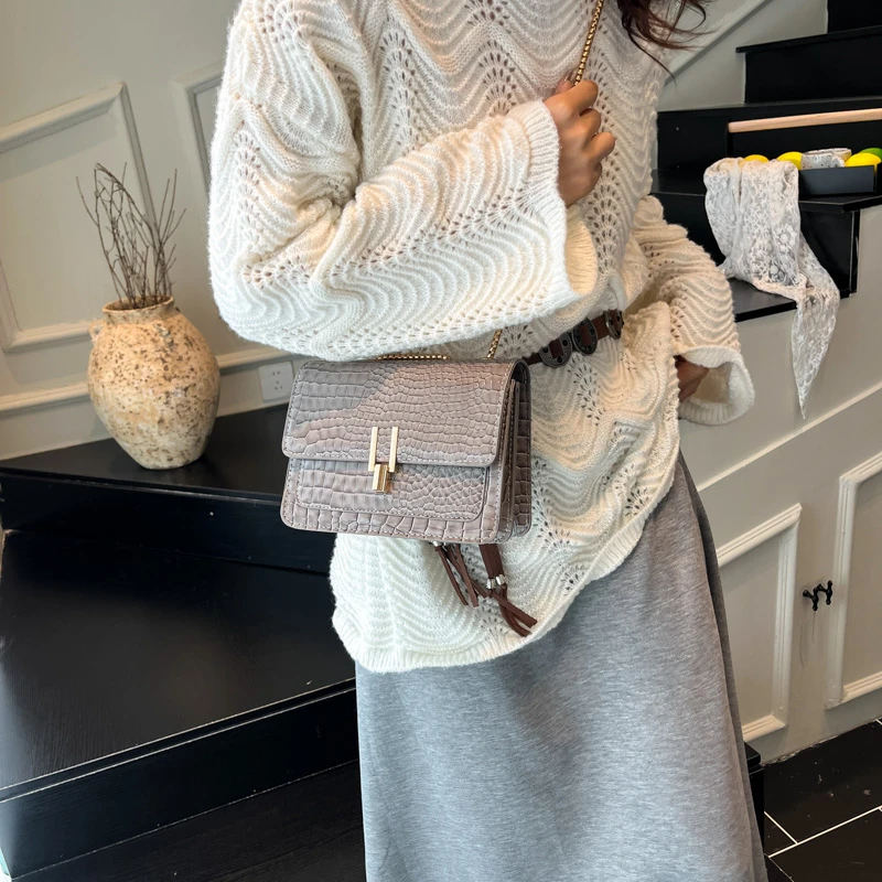 

Elegant Women's Leather Classic Designer Bag Luxury Shoulder Crossbody Handbag Fashion Tote For Modern Use