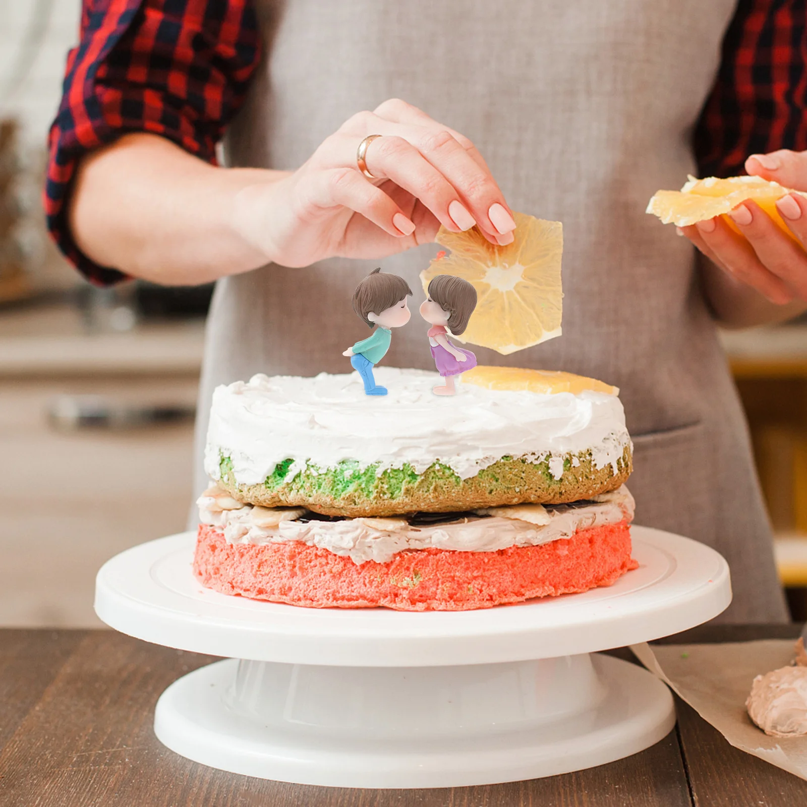 

2Sets Couples Cake Topper Plastic Desktop Dashboard Decorations Adorable Creative Romantic Cake Decoration Ornament