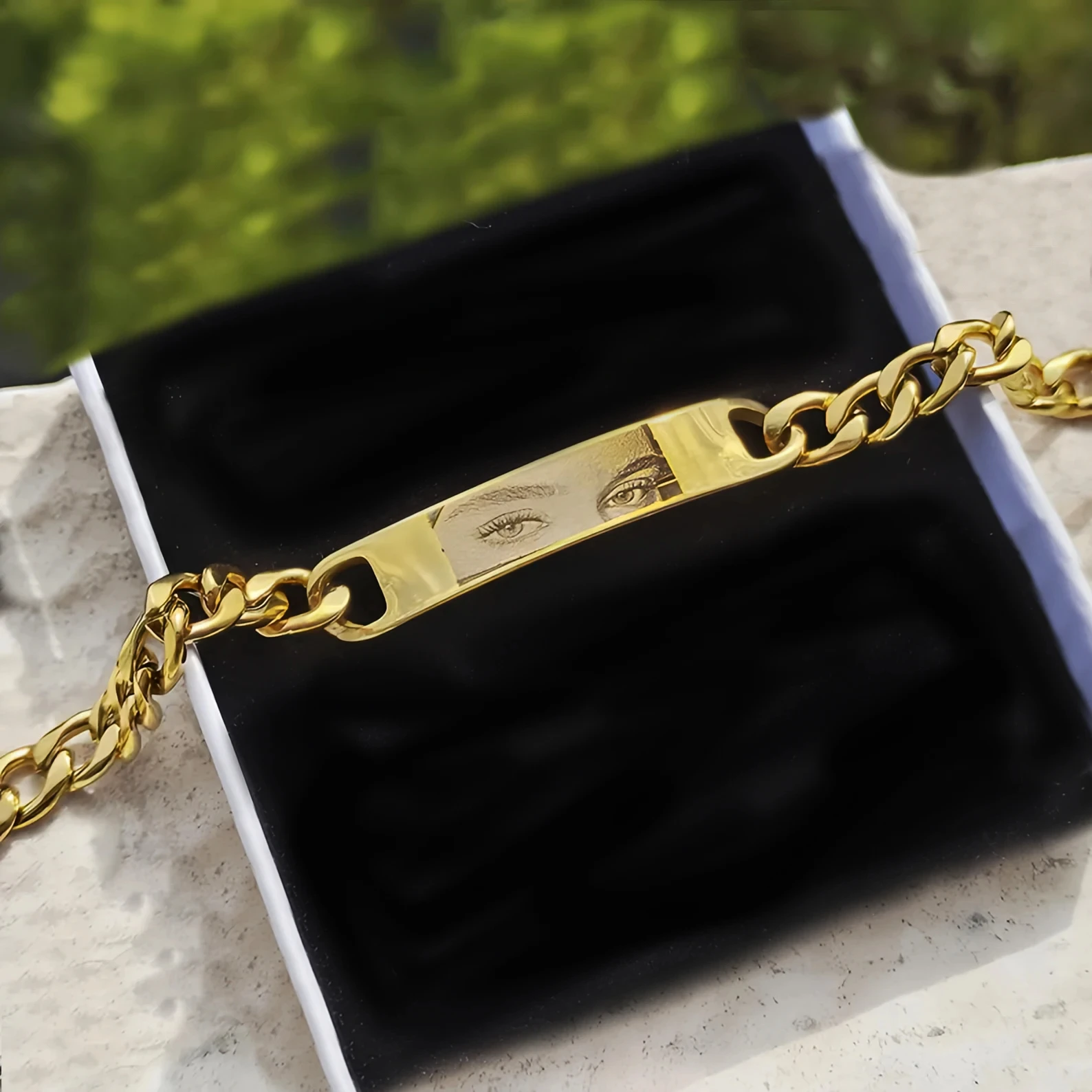 

Customized Boutique Carved Women Men Realistic Eye Bracelets Custom Personalized Bracelet Valentine Day Jewelry Birthday Gift