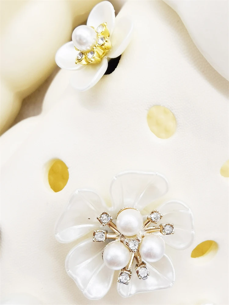 12PCS ABS Shoe Charms Buckles DIY Adorable Clog Accessories White Floral Decorations Ornaments Fit Women Sandals Halloween Gifts