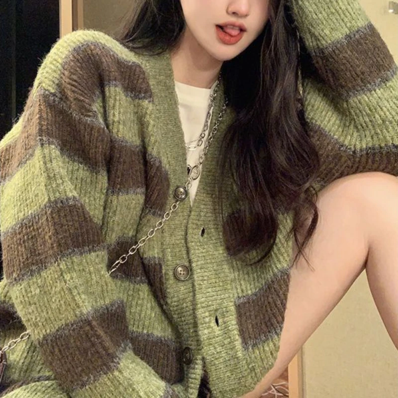 Sweter damski Ulzzang szykowny damski dzianinowe swetry w paski luźny dekolt z dekoltem w stylu Vintage