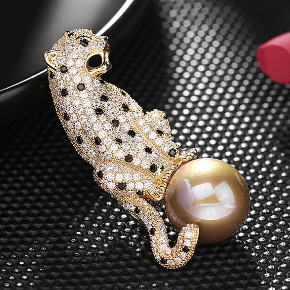 Zlxgirl luxury brand leopard animal brooches of men jewelry perfect cubic zircon brooch and pendant imitation pearl hijab pins