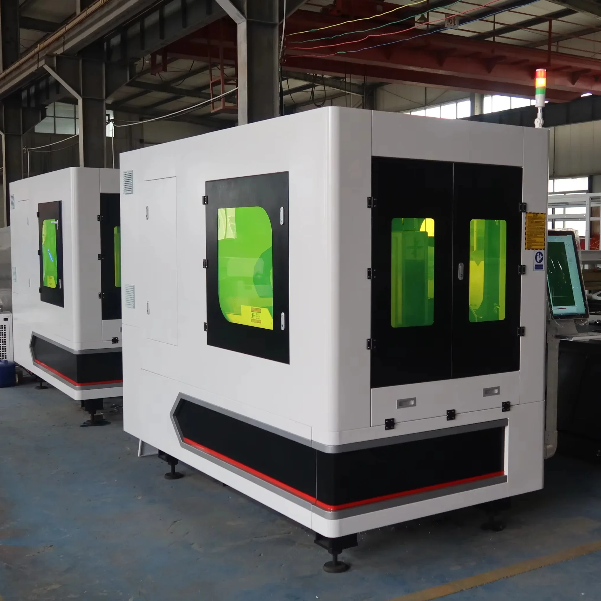 Mini Closed Fiber Cutting Machine 9060 1.5kw Max Fiber Source raytools Fiber Cutting Head Fscut Controller