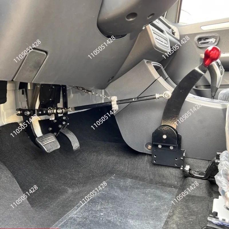 Low-Speed Electric Four-Wheel Brake Auxiliary dev Double Lower Limbs Disabled Hand Driving Accelerator Brake