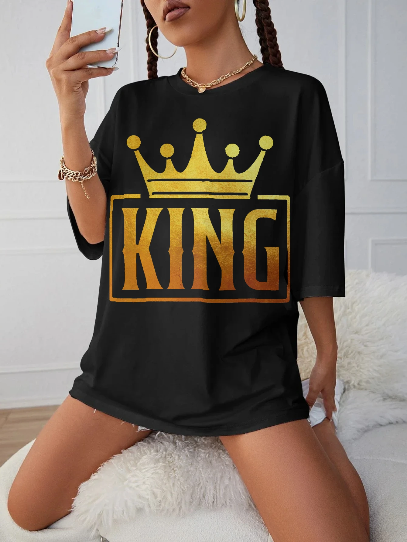 

King Golden Stylish Black Maternity T-Shirt Loose Fit Perfect for Late Pregnancy Winter Wear