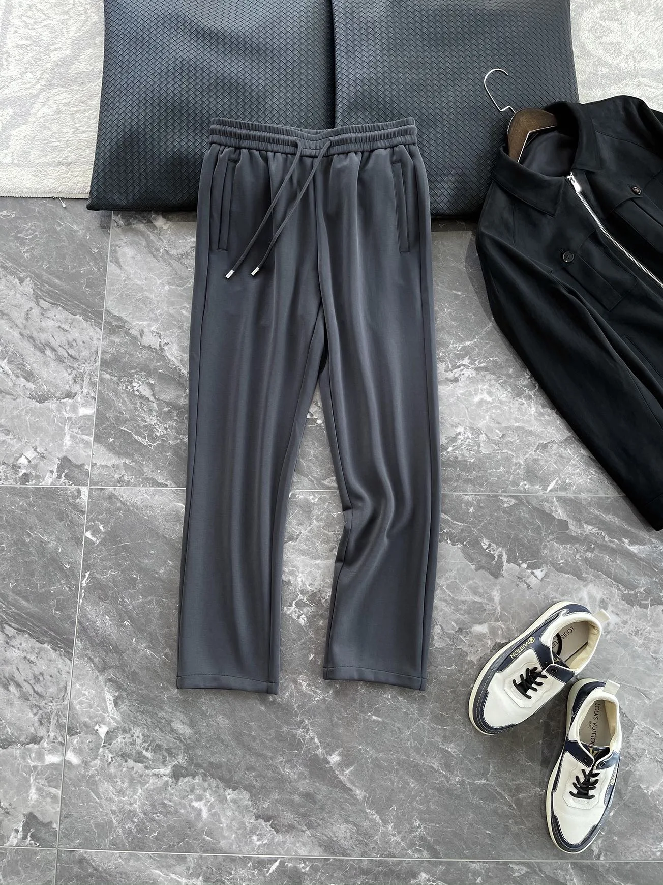 

Четырехсторонние свободные прямые повседневные брюки с эластичной резинкой на талии и воздушным слоем