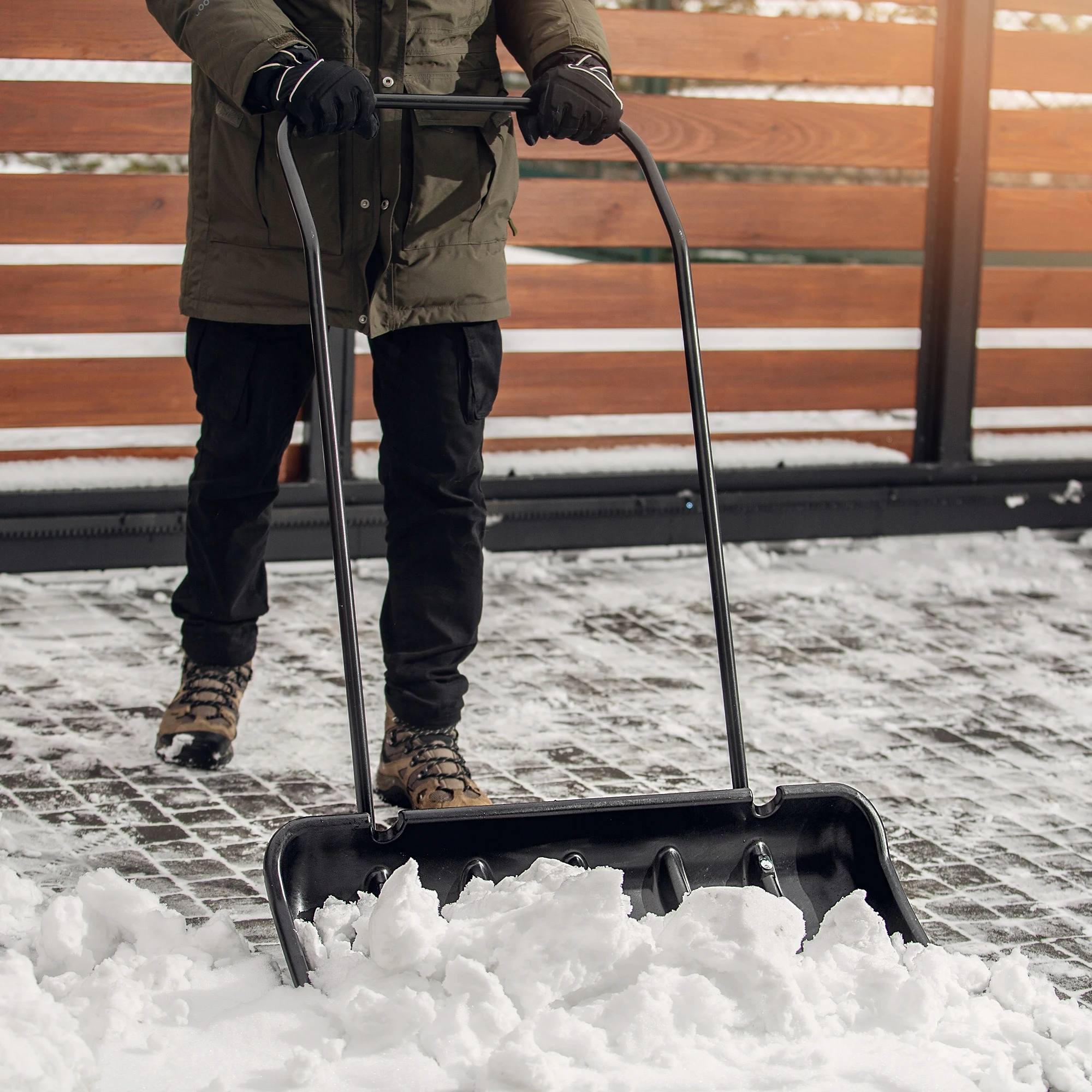 Fotografia 3: Arado raspador de neve KADAX para remoção de neve sobre rodas
