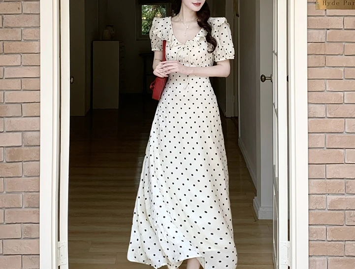 فساتين أنيقة عتيقة منقطة أنيقة صالحة للأكل على شكل شجرة فطريات فيريكور للسهرة في شارع العليا بالإضافة إلى حجم الملابس