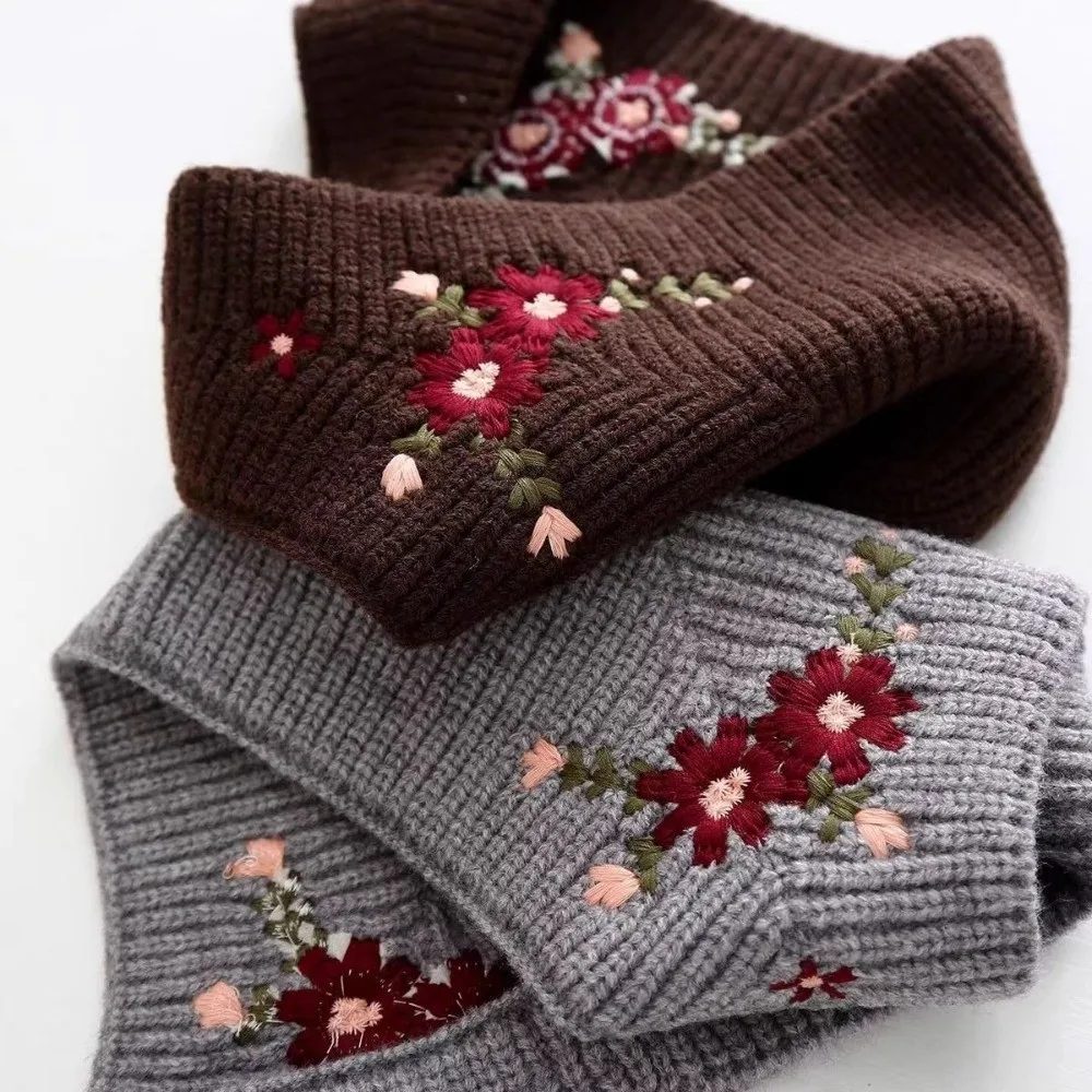 Fashion Flower Embroidery Knitted Beret Hat Keep Warm Ear Protection Round Top Cap Ear Protection Hat Autumn