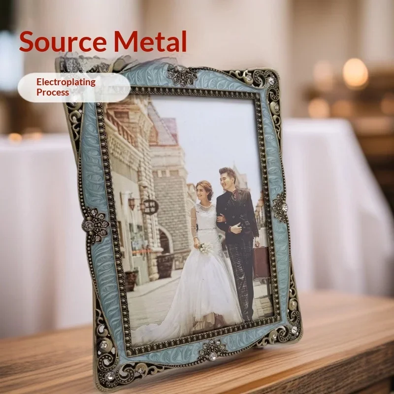 Vintage Metal Photo Frame Lightweight & High Durability Decorative Piece for Home - Gift Box Packaging Perfect for Any Occasion