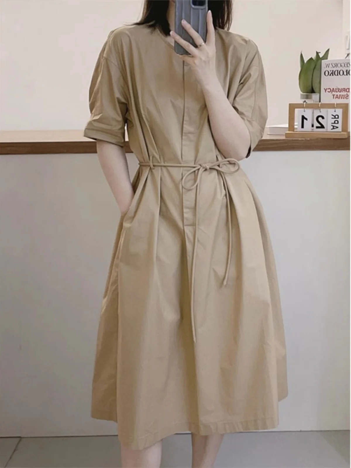 elegante-abito-camicia-casual-a-maniche-corte-da-donna-nuovo-stile-estivo-con-nodo-in-vita-effetto-snellente-e-ringiovanente