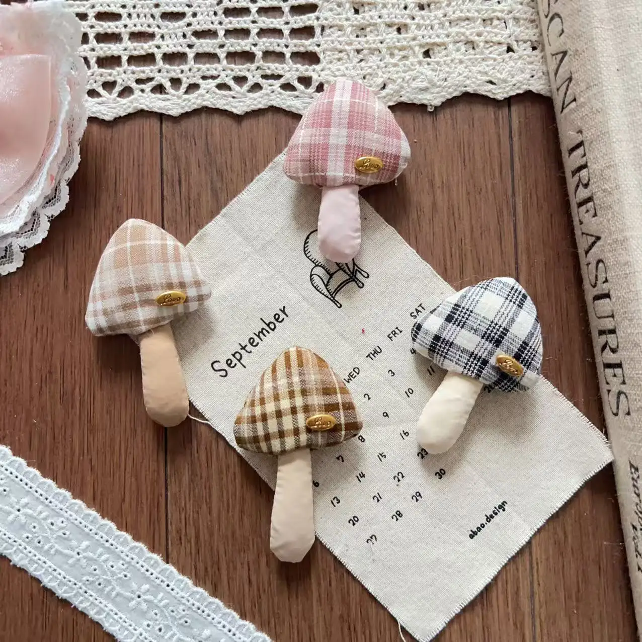 New Korean Stuffed Fabric Plaid Mushroom Hair Clip Brooch Pin DIY for Shoes Socks Hat Bag Clothing Embellishment Premium Quality