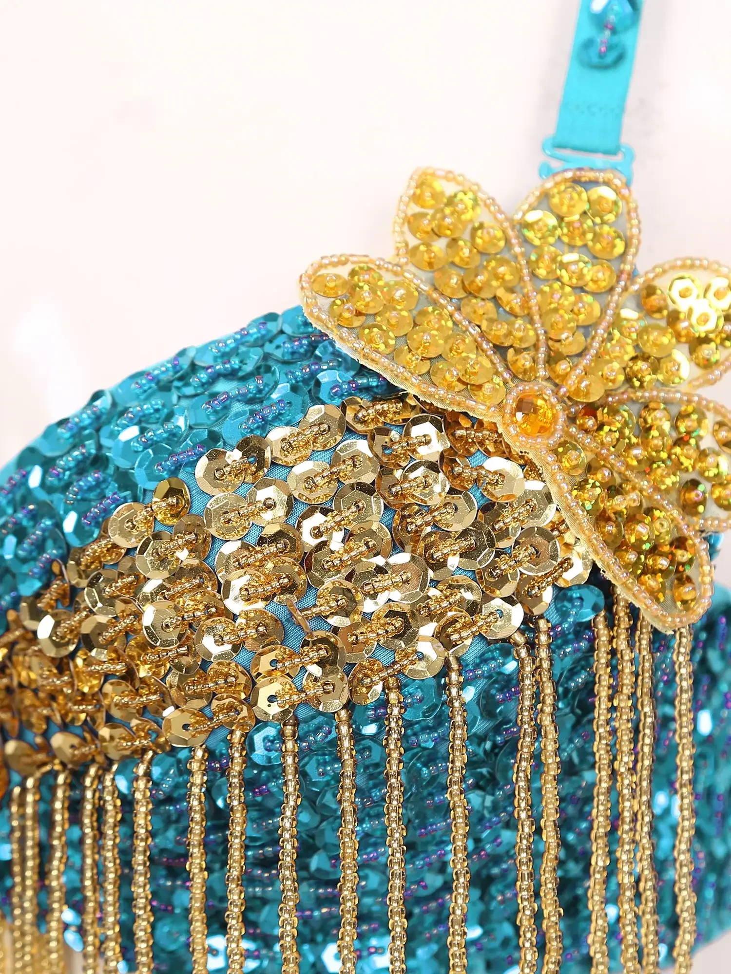 Damskie topy do tańca brzucha z cekinami, na rave, festiwal, imprezę, do klubu, zdobione koralikami i frędzlami, biustonosze, kostiumy na Halloween, do występów tanecznych na scenie.