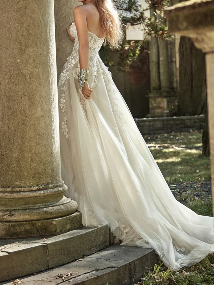 Eleganckie suknie ślubne bez rękawów z aplikacjami w kształcie serca, plisowane, o kroju litery A, suknie dla panny młodej, szyte na miarę.