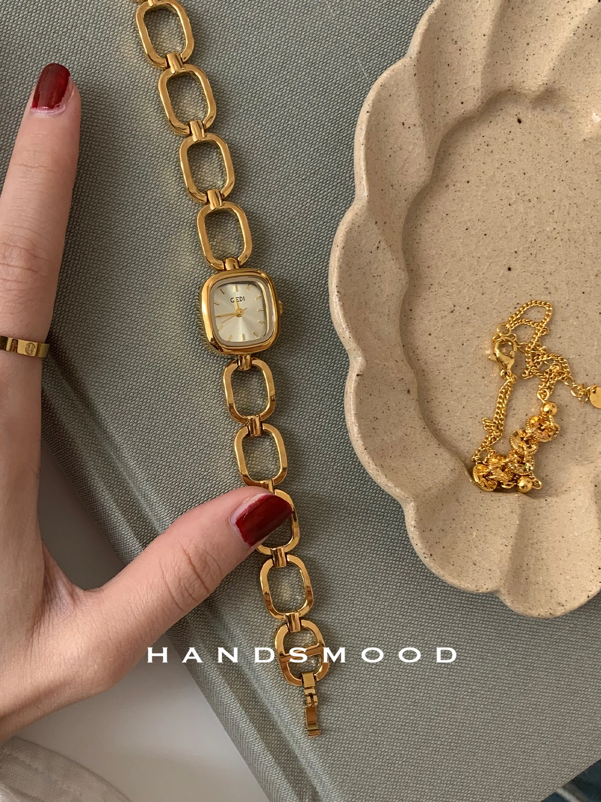 

Elegant Women'S Watch, Gold Openwork Square Bracelet With Stylish Design, Versatile And Sophisticated, A High-End Select Watch.
