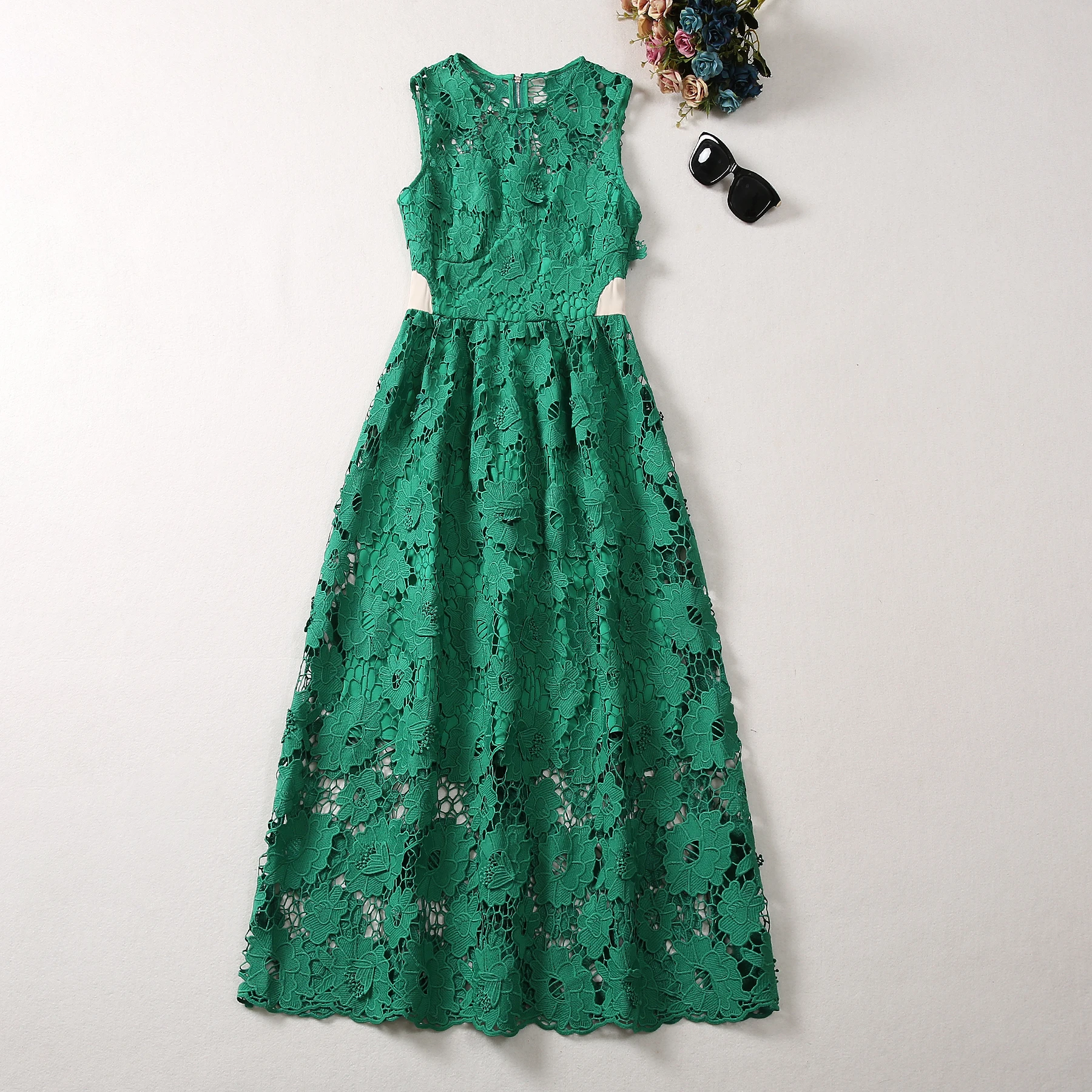 

European and American women's dress 2023 summer new style Sleeveless crew neck cutout lace fashion Pleated green dress XXL