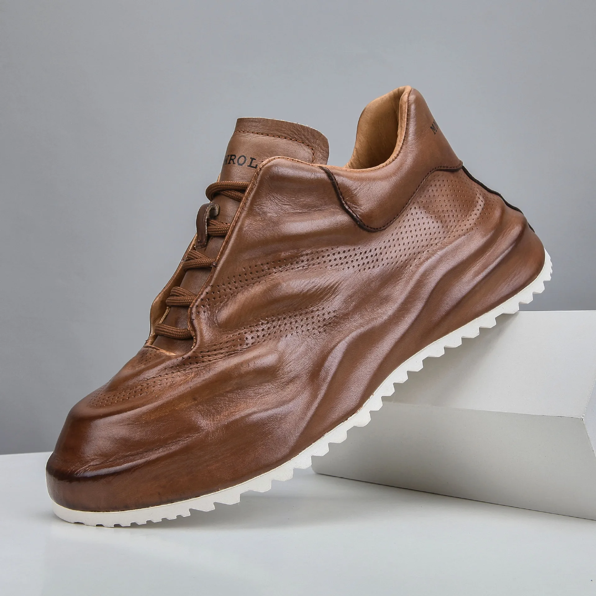 Brand Men Casual Shoes Genuine Leather Flats Solid Slip On Platforrm Shoes For Man's Boots Add Fleece Vintage Luxury Designers