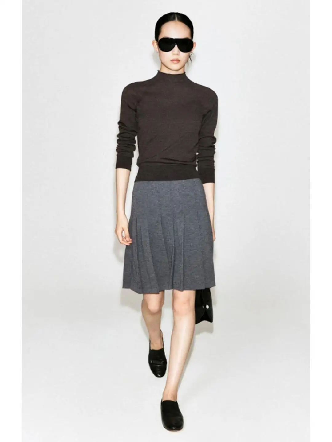 Standard Fit Knitted Short Skirt Autumn Fashion Elegant Versatile mid Waist Short A-Line Skirt for Women Polyester Fiber