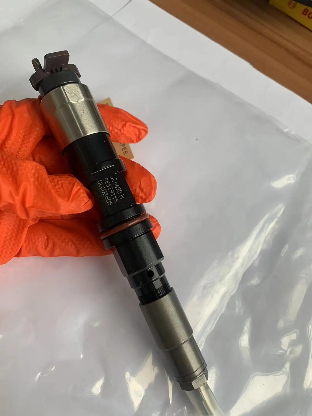 

Brand New Fuel Injector 095000-6490 High Quality Diesel Injector 095000-6490 Diesel Engine Auto Parts