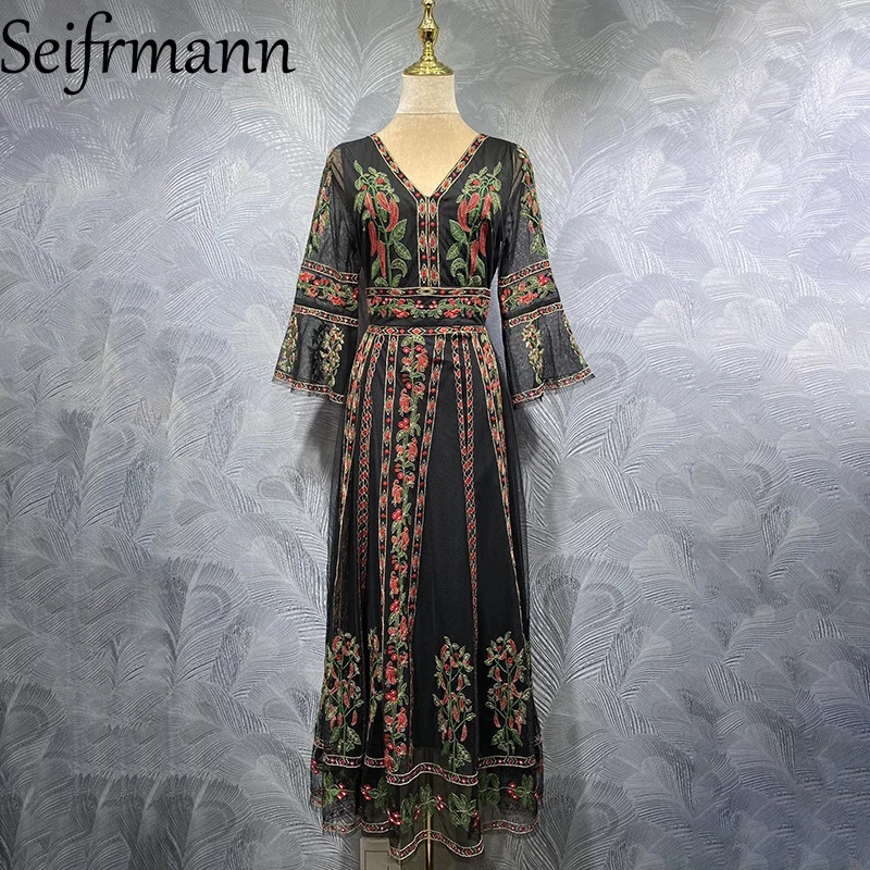 

Seifrmann 2026 Весеннее женское модное платье с V-образным вырезом, короткими рукавами, сетчатыми вставками и вышивкой, подчеркивающее талию