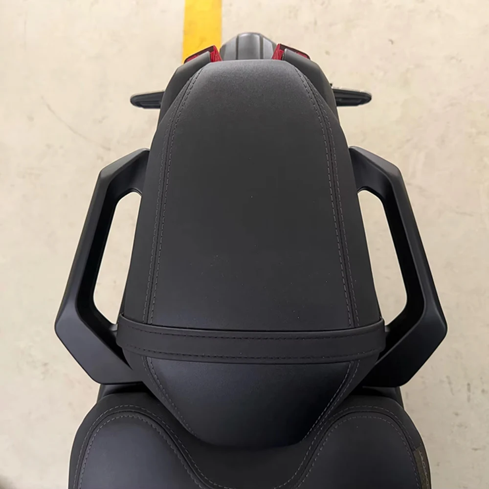 MT07 Seat Grab Bars Handle Aluminum Rear Passenger Pillion Armrest For Yamaha MT-07 2018 19 20 21 2022 2023 2024 MT 07 Arm Rests
