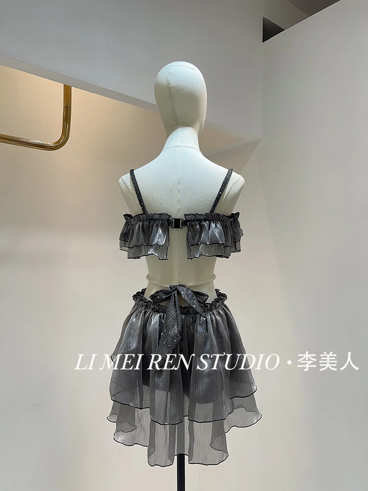 ملابس سباحة متكاملة جديدة متألقة ومثيرة وياقة واحدة مكشكشة باللون الأسود والفضي اللامع #5