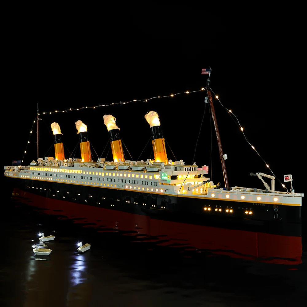 1881 82996 99023 9090Pcs Movie Titanic Large Cruise Boat Ship Model Building Blocks Bricks Diy Toys Children Boys Gifts 10294