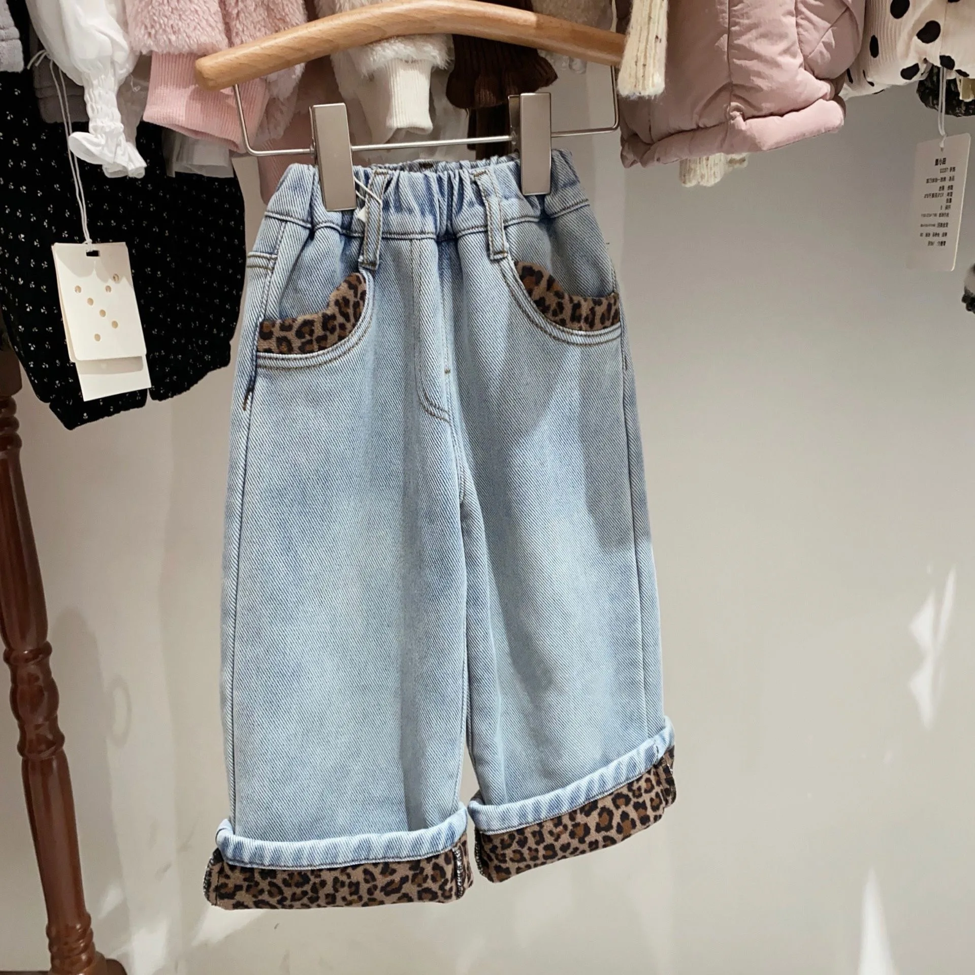 Baby Mädchen Hosen Gespleißt Leopard Jeans Fleece Verdicken Gerade 2024 Winter Neue Koreanische Stil Kinder Halten Warme Hosen