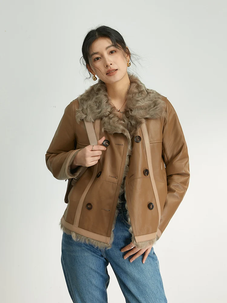 

Высококачественные роскошные женские шубы из натуральной кожи с натуральным мехом, новинка 2023 года, простая двубортная тонкая короткая зимняя куртка из овечьего меха