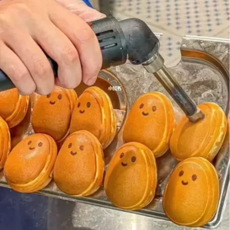 

2022 Commercial Electric Waffle Hot Sale Snack Equipment Nonstick Plate Smile Egg Shape Waffle Korean Egg Bread Machine