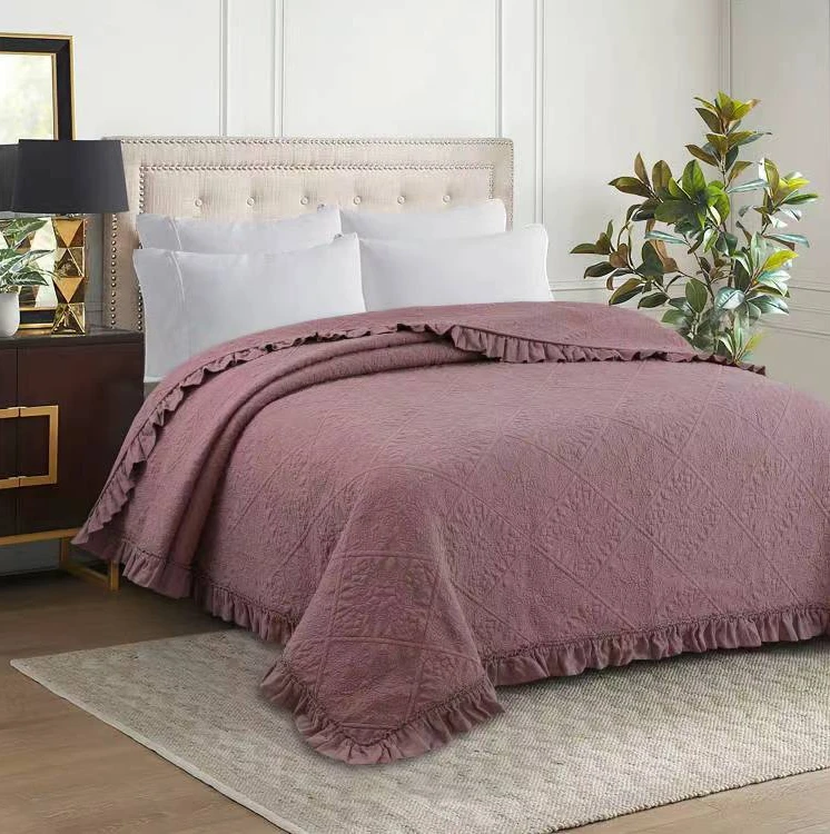 

100%cotton Double Yarndyed Embroidery Quilt with Spray Cotton