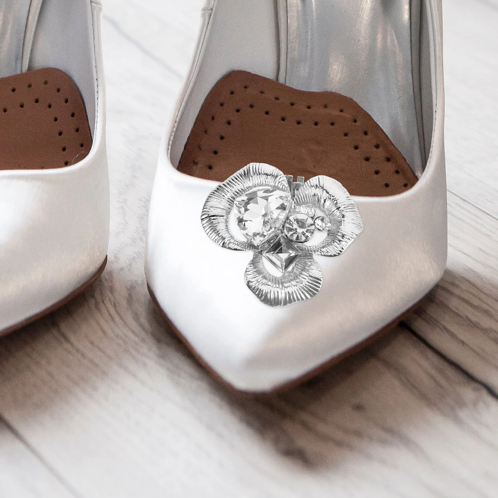 

1Pair Rhinestone Shoe Flower Decoration Exquisite Elegant Wedding Bridal Shoe Clips Charm Accessories for Heels Pumps