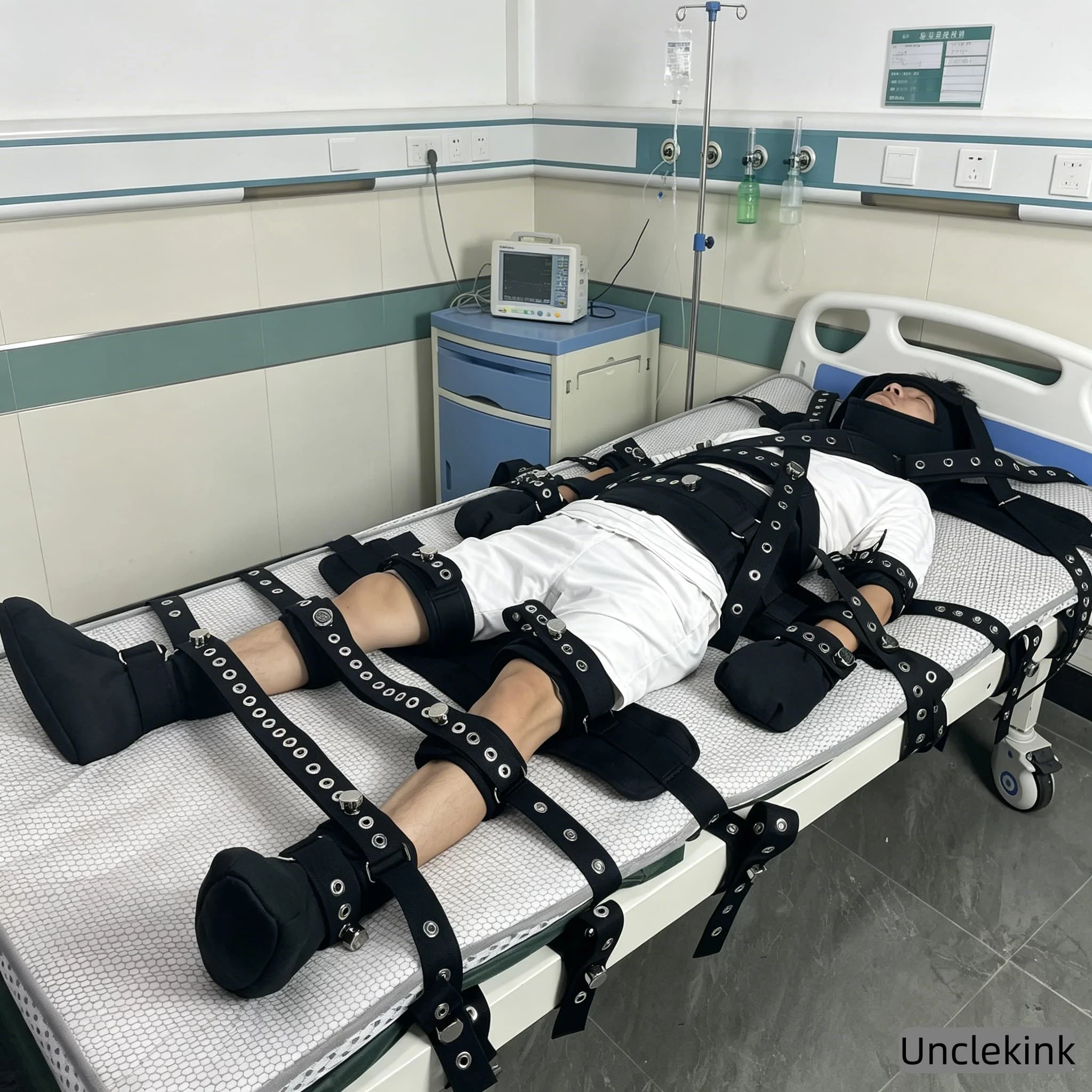Medical Full Body Restraint Set Cotton Ankle Wrist Cuffs Bed Straps Spiked Shoes Lockable Mitts Black Soft Padding for Patients