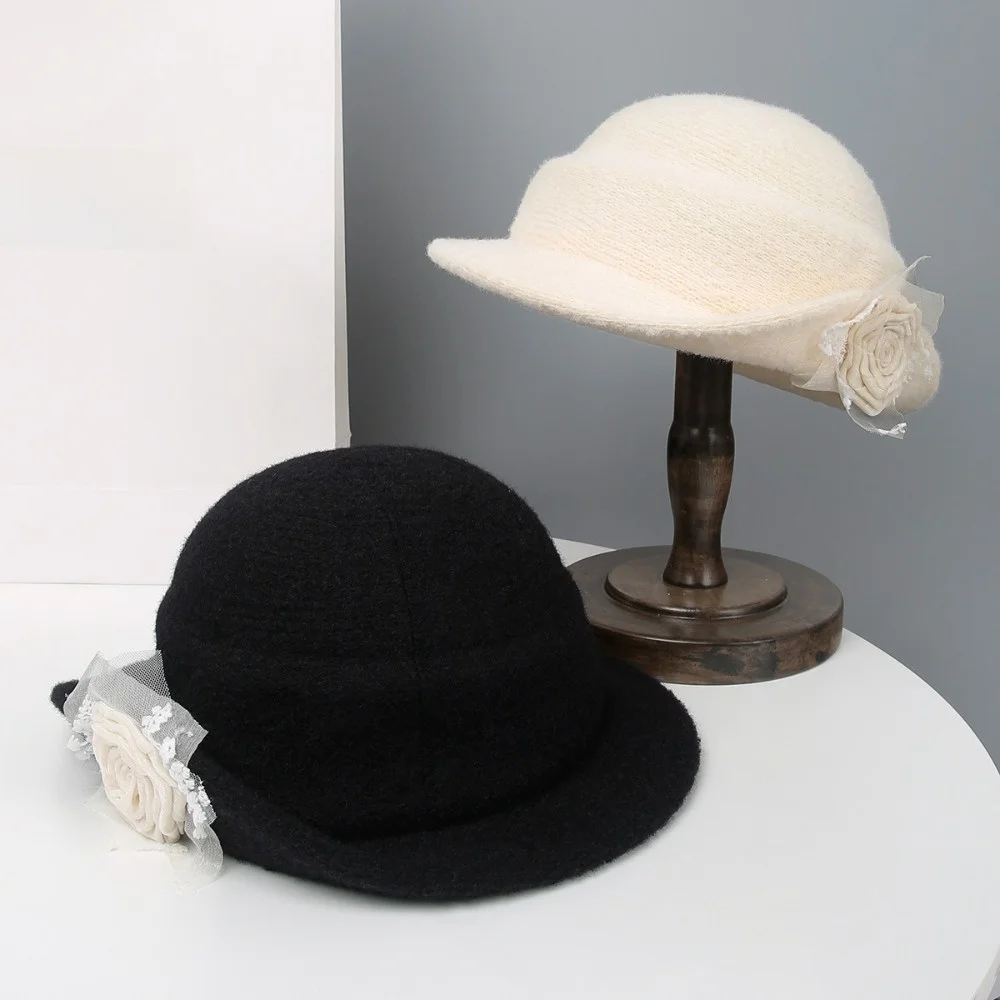 Cappello da topper stile Hepburn floreale alla moda Cappello da pescatore da donna a tesa larga oversize in lana nera stile francese