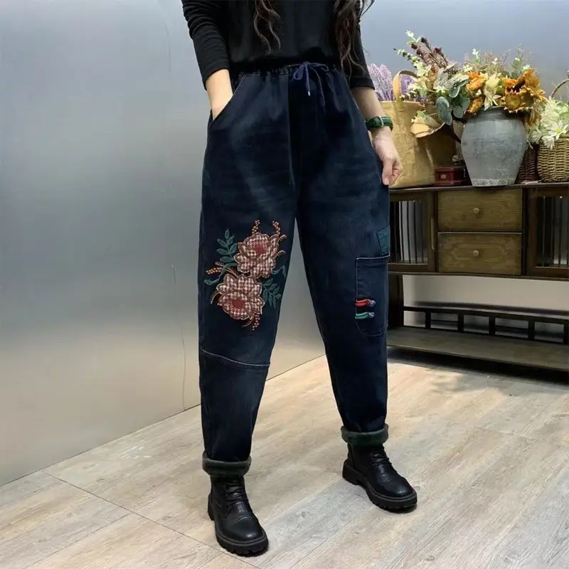 

Women's Fleece Lined Thickened Harlan Jeans Elastic Waist Embroidered Patched Deep Color Dad Pants High Waist Long Trousers