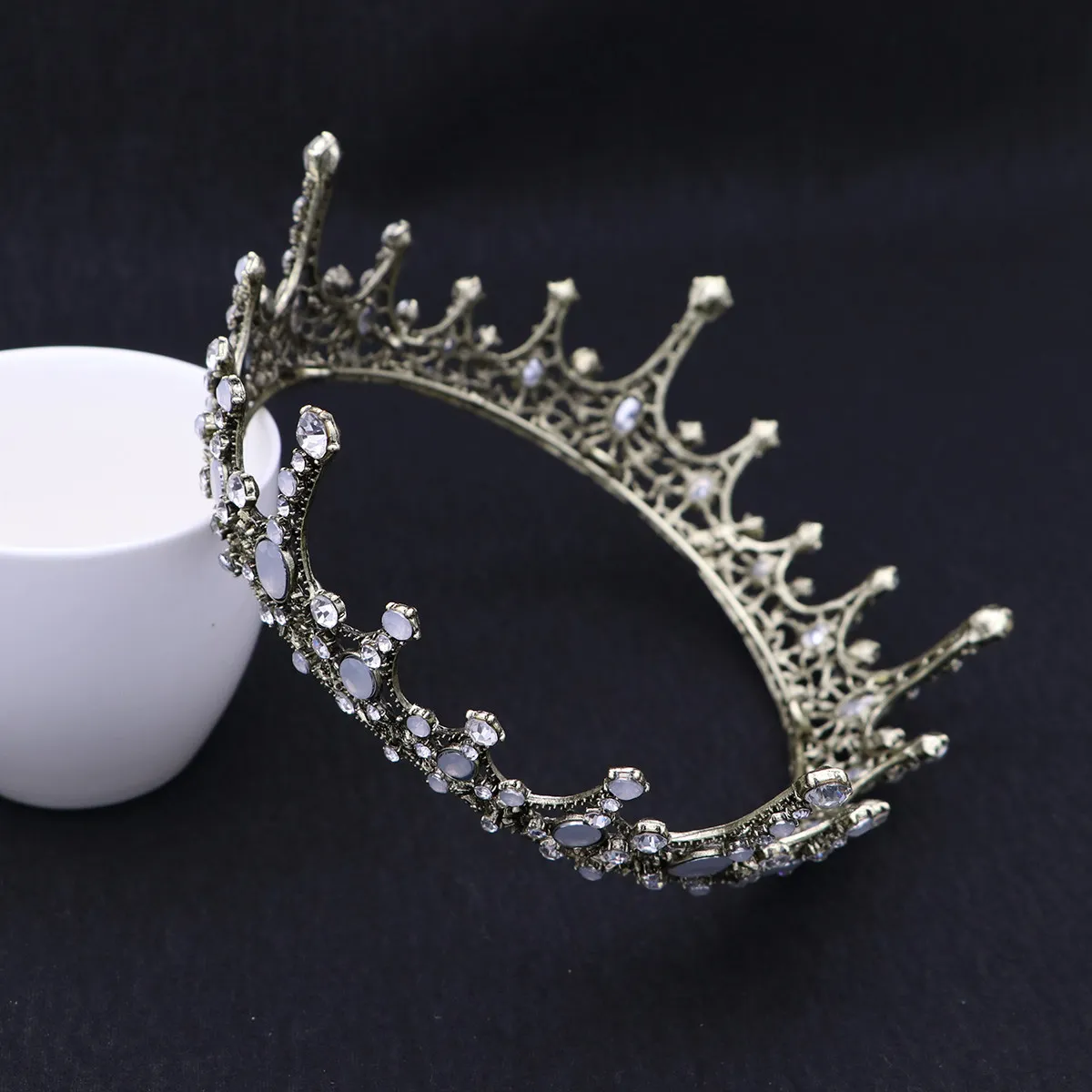 

Премиальная тиара-корона со стразами для женщин, свадебный головной убор, сверкающий, элегантный, легкий, устойчивый к выцветанию, шикарный дизайн